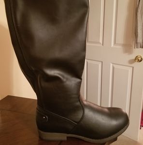 Womens size 9.5 wide calf black boots